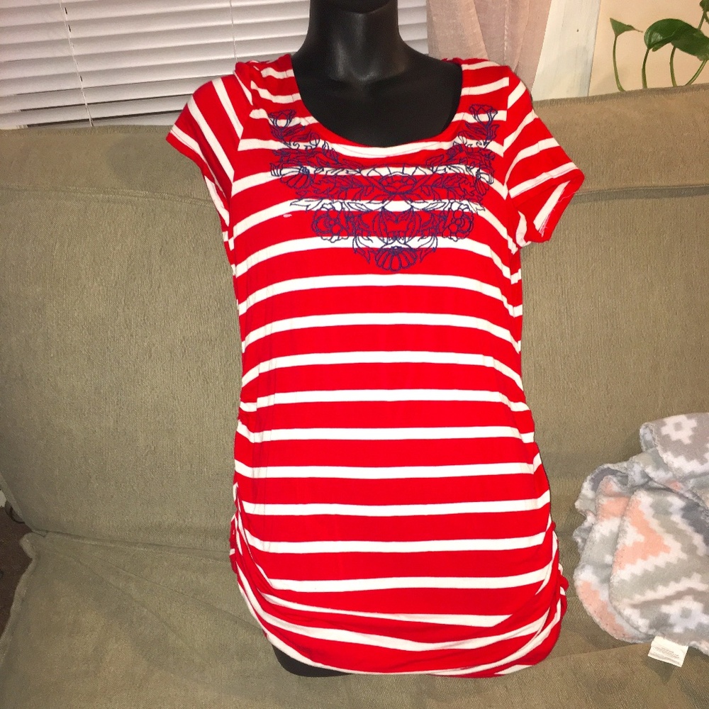 red white medium shirt short sleeve maternity top